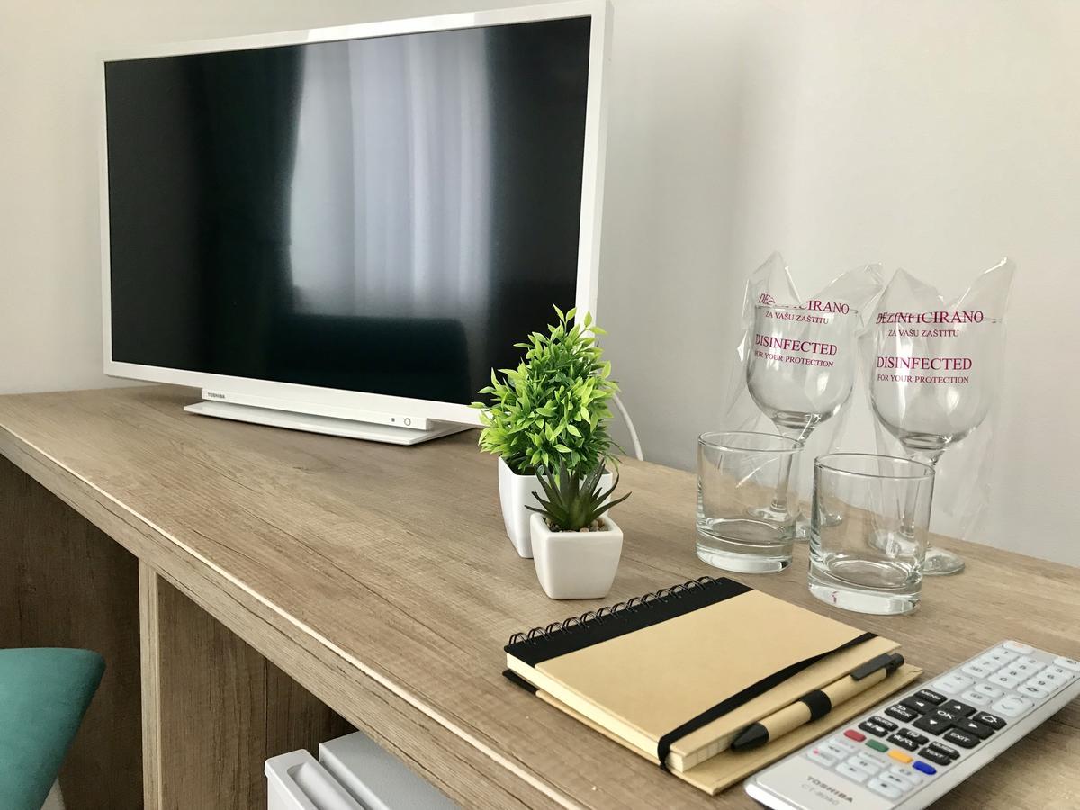 Motel As Hadzici Екстер'єр фото