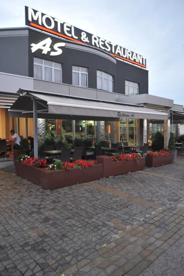 Motel As Hadzici Екстер'єр фото